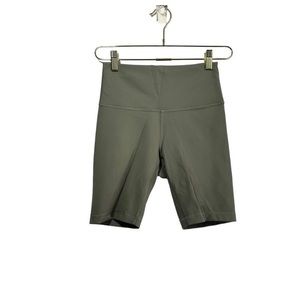 Lululemon Wunder Train High Rise Short 8" 6 Grey Sage Breathable Stretch